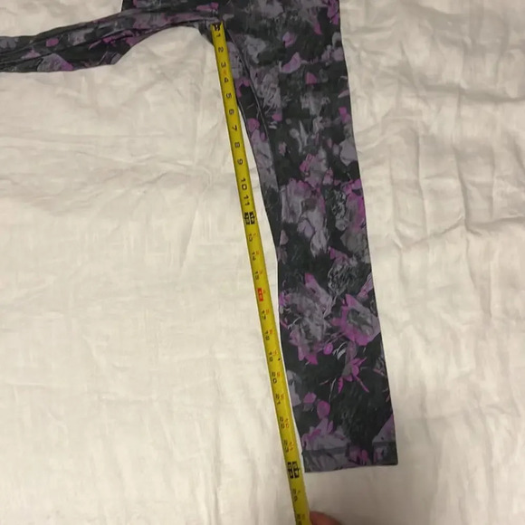 Lululemon Purple Floral Align 25in Leggings 4 - Picture 6 of 10